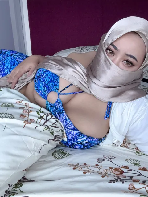 Asian Arab BBW Shows Off Her Big Natural Tits – photo 15 of 20