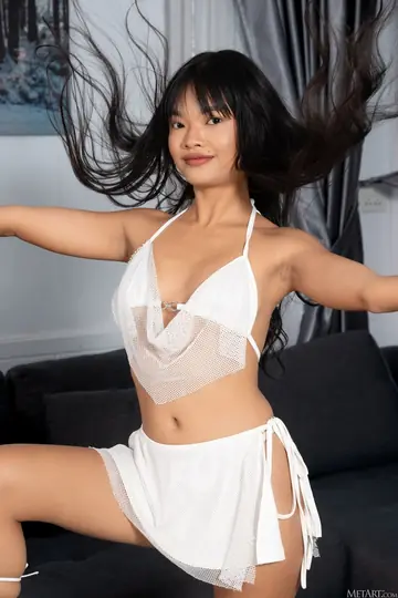 Thai Woman Poses Nude in High Heels