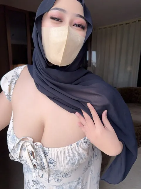 Asian Arab BBW with Big Natural Tits Strips Fully Nude – photo 1 of 20