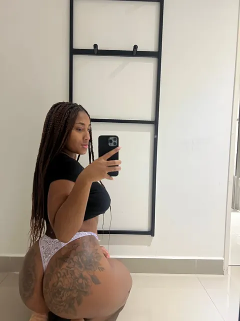 Ebony BBW with Big Tits and Tattoos Poses Nude – photo 9 of 20