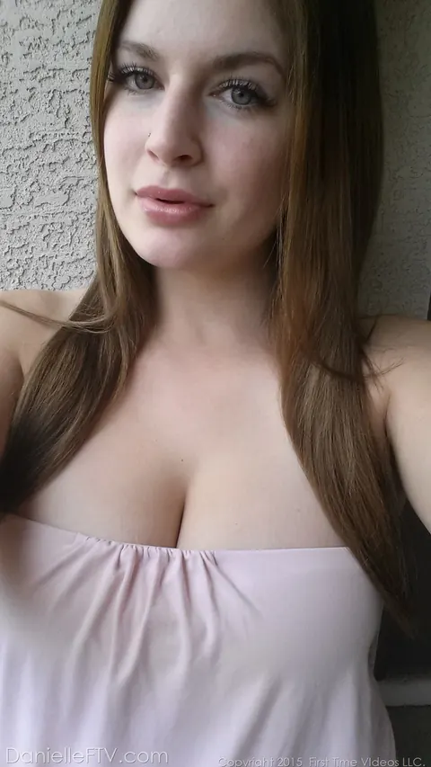 Woman Snaps Topless Selfies in Cosplay Around the House – photo 5 of 14