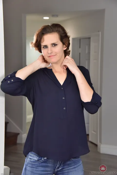 Camille Cooper: Tall Brunette in Jeans Undresses and Spreads Her Pussy – photo 2 of 21