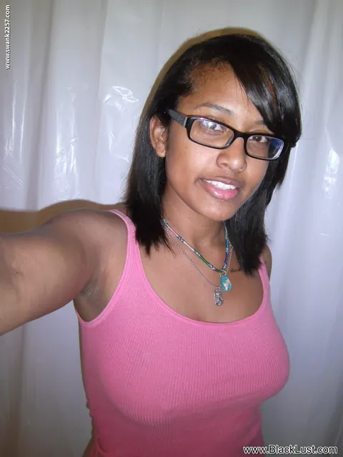 Ebony Babe Shows Her Big Tits and Shaved Pussy in Selfie – photo 2 of 20
