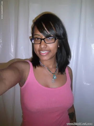 Ebony Babe Shows Her Big Tits and Shaved Pussy in Selfie