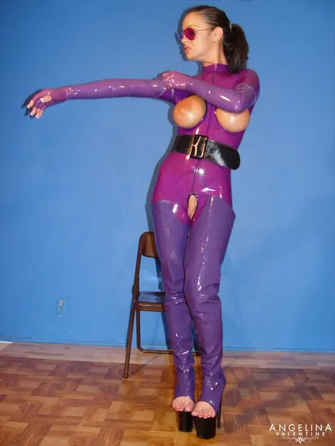 Angelina Valentine: Thick Latina MILF Models Latex, Boots, Heels and Glasses – photo 15 of 15