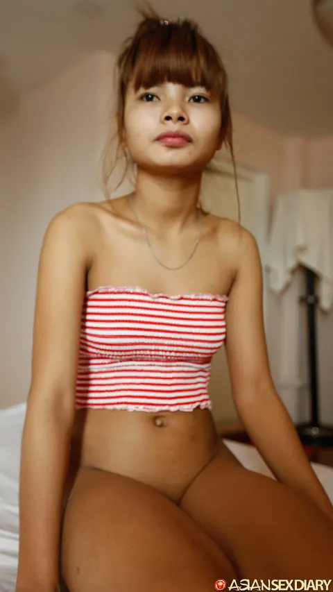 Petite Asian Babe Bares Her Tits for POV Missionary – photo 2 of 20