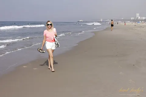 Busty Blonde MILF Strips in a Car at the Beach and Spreads – photo 2 of 20