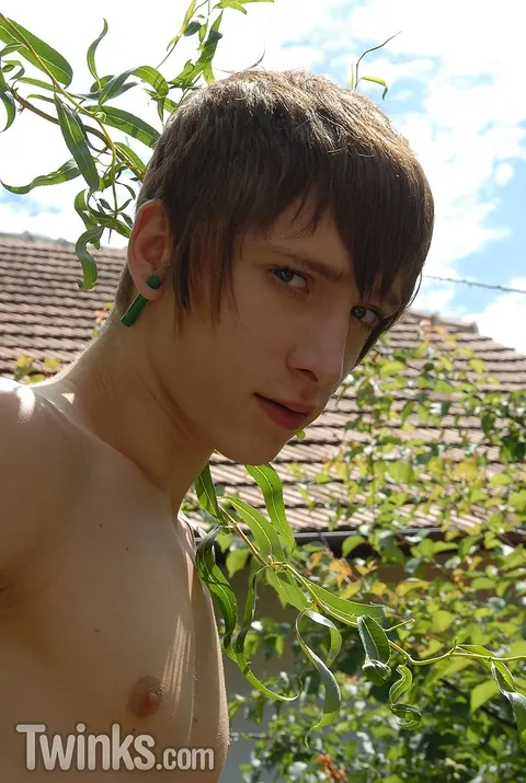 Slim Twink Sucks Cock and Gets Fucked Outdoors – photo 14 of 21