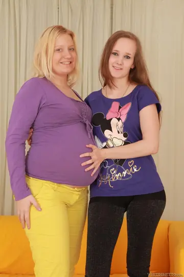 Thick Pregnant Blonde Gets Hairy Pussy Licked and Toyed