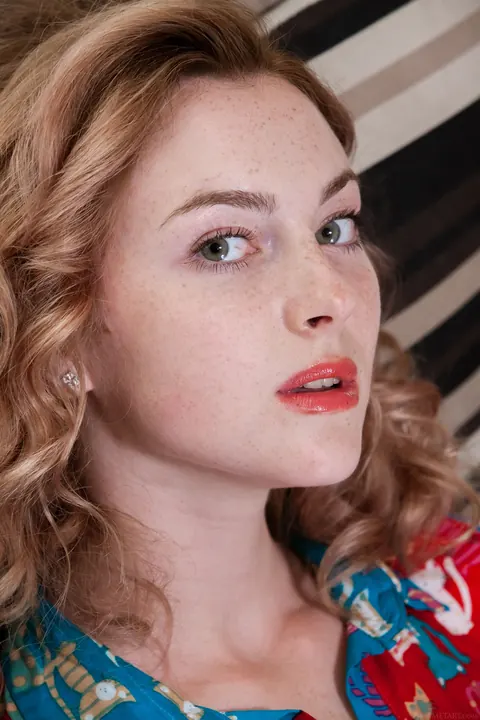 Jamie Joi: Ukrainian Curly Redhead Strips Off Her Jeans and Spreads Her Shaved Pussy – photo 6 of 21