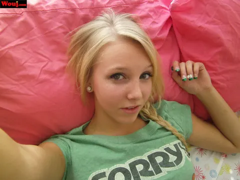 Elle Blue: Petite Blonde Pulls Shorts Aside and Spreads for a Selfie – photo 2 of 15
