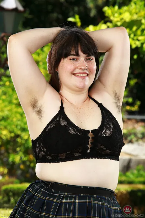 Cece Lachey: BBW Brunette Bares Her Hairy Pussy and Spreads Her Big Ass Outdoors – photo 3 of 20