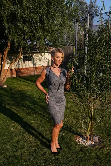 Marina Beaulieu – Thick Blonde MILF Fucks Outdoors in a Skirt