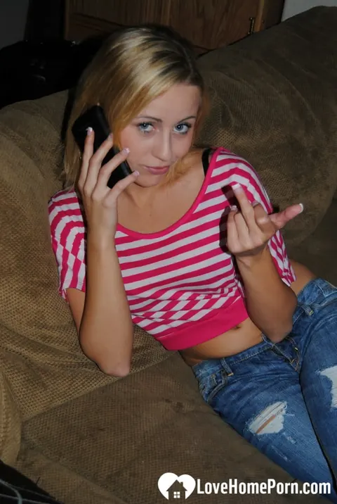 Mae Lynn: Blonde with Big Natural Tits Strips Out of Her Jeans and Spreads – photo 6 of 20