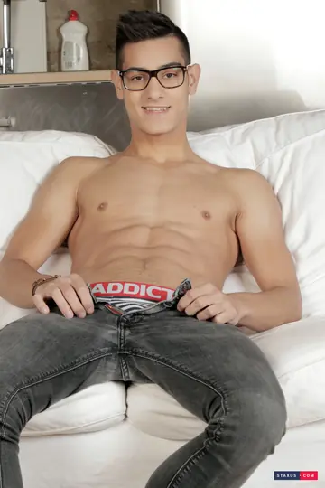 Three Men Kiss and Bareback in a Threesome with Double Penetration