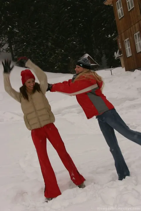 Renata Tomankova: Hairy Lesbians Lick and Finger Each Other in the Snow – photo 2 of 21