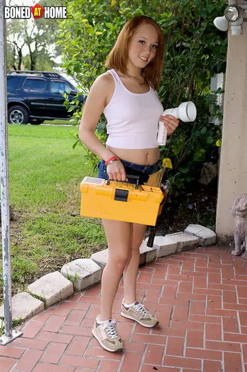 Sonny Blaize – Thick Redhead MILF Takes Anal Creampie from a Plumber