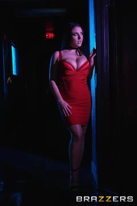 Angela White: Tall Brunette and Redhead Strip Skirts for Dildo and Facesitting – photo 5 of 21