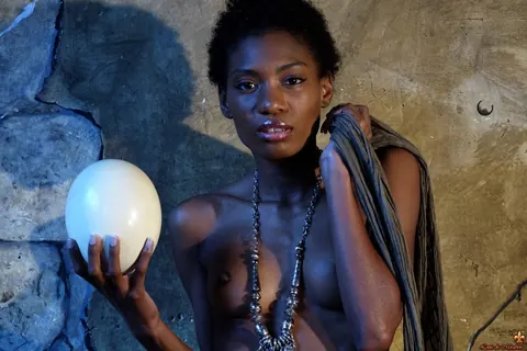 Skinny Ebony Babe Spreads Her Pussy Naked – photo 9 of 15