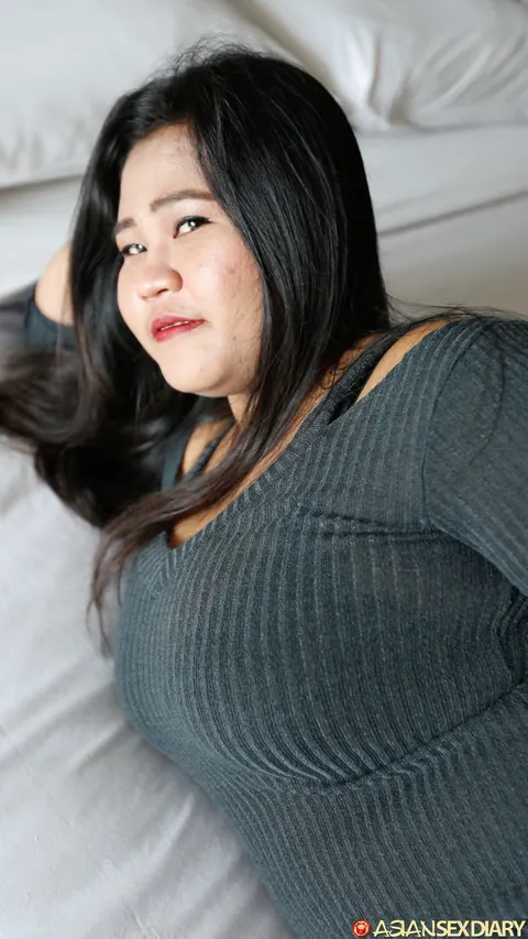 Chubby Asian Babe with Big Natural Tits Spreads Her Hairy Pussy – photo 4 of 20