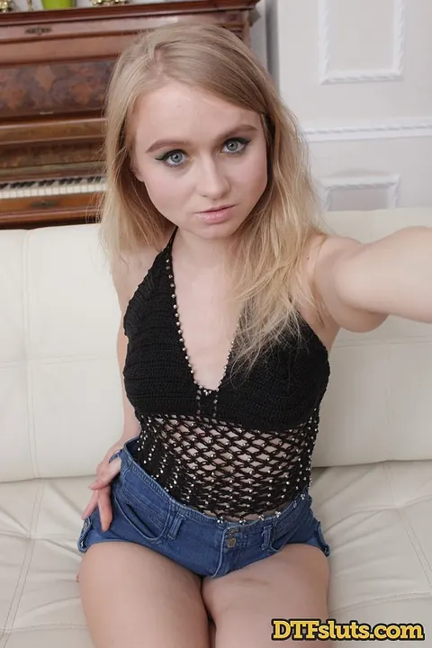 Katty West: Petite Russian Blonde Shows Her Feet in Lesbian Selfie – photo 6 of 20