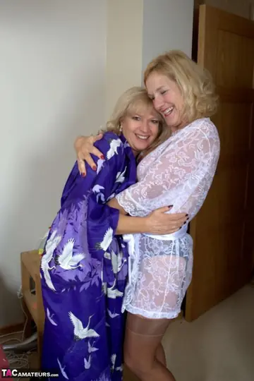 Molly Maracas – Busty Blonde MILF Licks and Fingers British Lover in Stockings