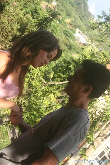 Ginyer Alvarez – Skinny Colombian Brunette Rides Him Outdoors and Takes a Facial