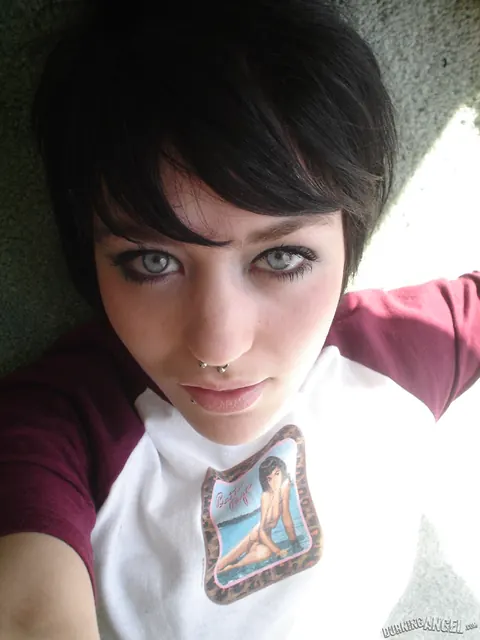 Short-Haired Pierced Babe Sucks Cock and Spreads Outdoors – photo 4 of 16