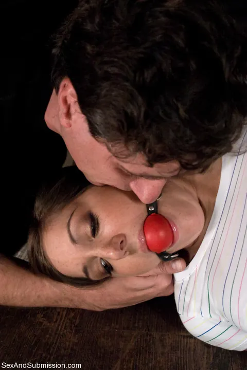 Kiera King: Submissive Busty MILF Gives a Blowjob While Bound in High Heels – photo 4 of 20