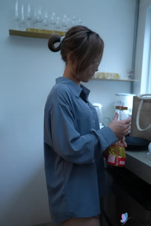 Lin Siyu: Chinese Brunette Gets Fucked and Kisses Her Partner – photo 5 of 20