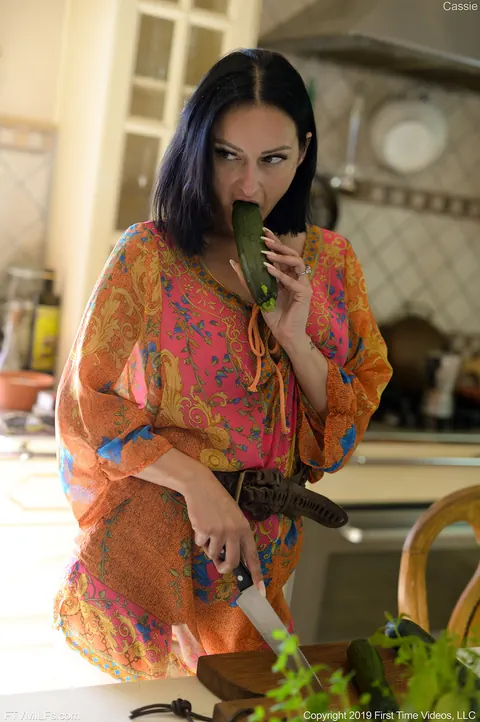 Cassie Clarke: Busty British MILF Stuffs Her Trimmed Pussy with a Cucumber – photo 2 of 15