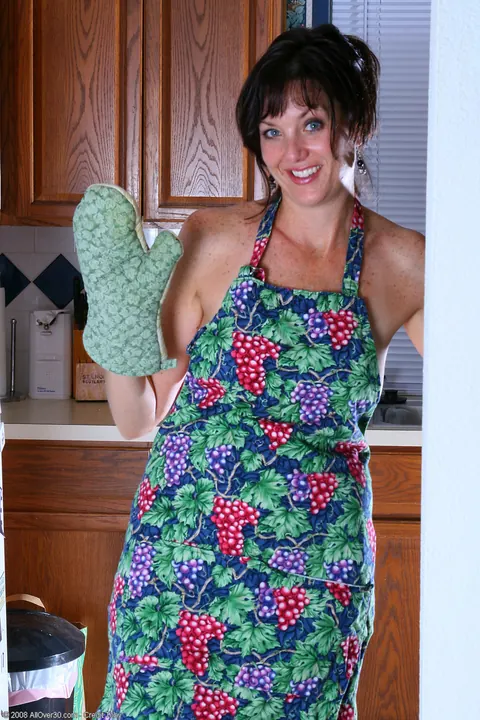 Thick Short-Haired MILF Shows Her Hairy Pussy in the Kitchen – photo 1 of 21
