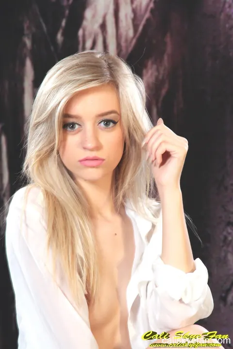 Cali Skye: Skinny Blonde Flaunts Her Small Tits in High Heels – photo 3 of 17