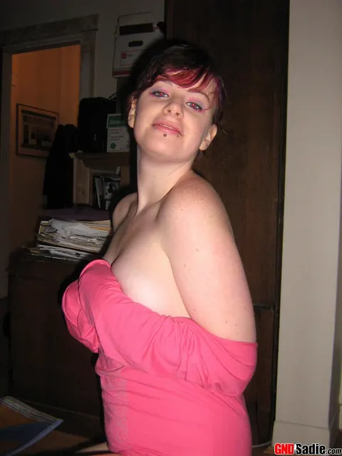 Redhead PAWG in Pantyhose and Skirt Snaps Selfies – photo 5 of 12