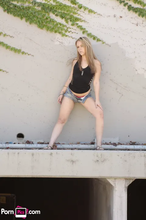Shani Reid: Petite Blonde MILF Spreads in Shorts and Glasses – photo 19 of 21