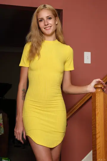 Tall Blonde Masturbates with a Dildo in High Heels