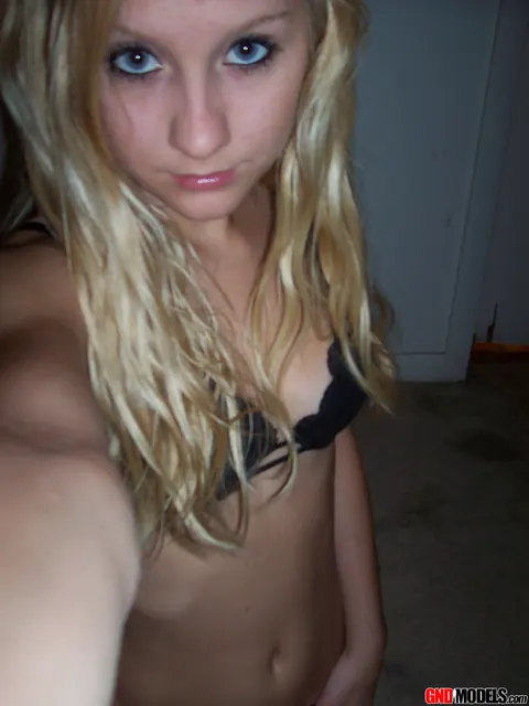 Blonde Amateur Strips to Lingerie in the Mirror Selfie – photo 7 of 12