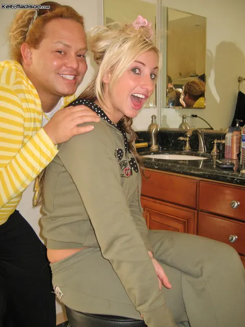 Kelly Madison: Curly Blonde MILF in Glasses Has a Threesome with a Man and Another Woman – photo 15 of 17