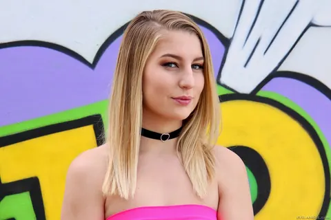 Lila Frey: Blonde Spreads Her Pussy Lips Outdoors – photo 1 of 16