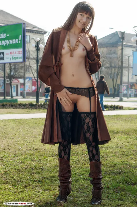 Red Eva: Petite Ukrainian Redhead Poses Nude in Boots – photo 6 of 21