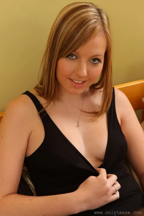 Claire Louise: Petite British Blonde Poses in Pantyhose and Heels – photo 11 of 21