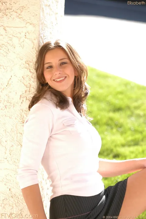 Woman Flashes Her Natural Tits and Pussy Outdoors in Heels – photo 2 of 20