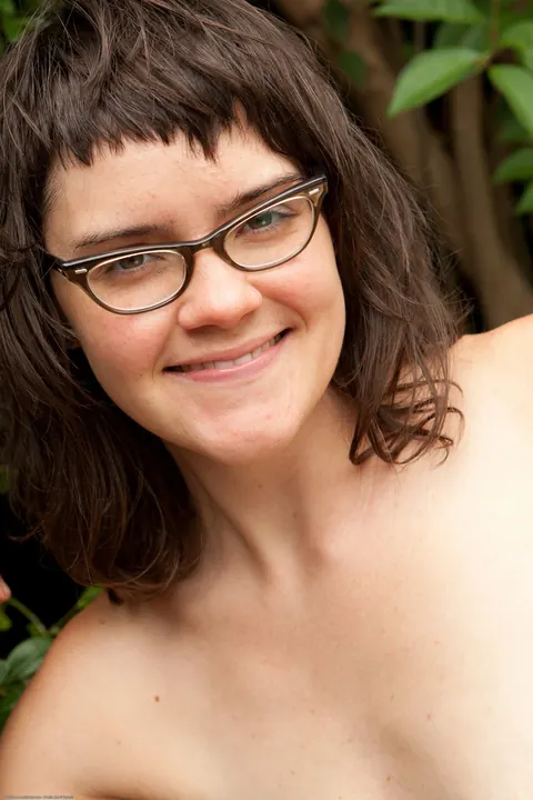 Woman Undresses to Reveal Her Hairy Pussy – photo 21 of 21