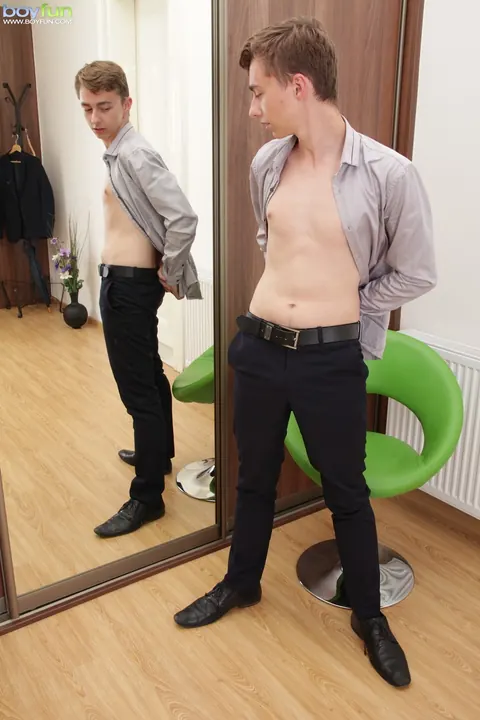 Hairy Guy Strips Nude and Jerks Off in the Mirror – photo 7 of 21