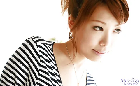 Shizuku Natsukawa: Japanese Redhead Reveals Her Big Tits and Hairy Pussy – photo 3 of 15