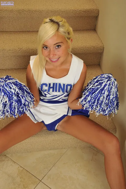 Kaylee Haze: Blonde in Cosplay Uniform Spreads Her Pussy on the Stairs – photo 3 of 21