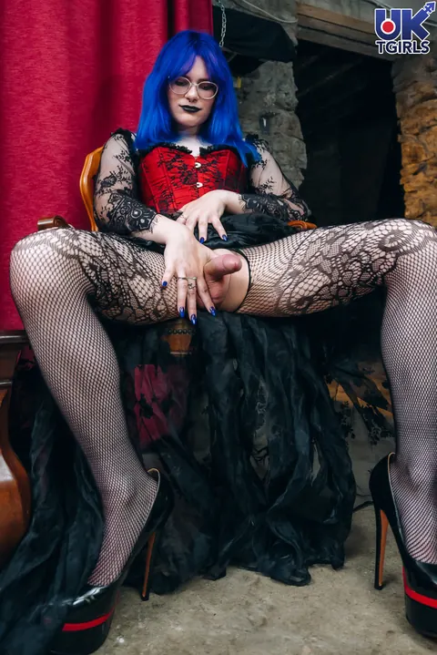 Trans Woman in Heels Takes Anal – photo 3 of 16
