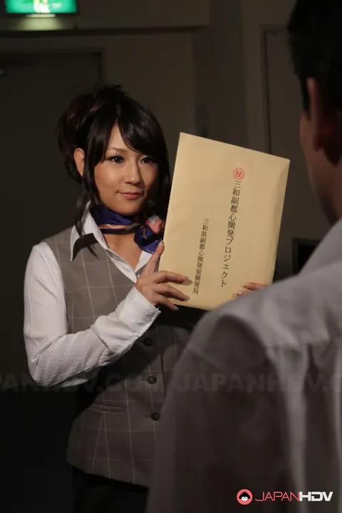 Chiharu Nakai: Busty Asian MILF Rides Her Boss and Facesits in the Office – photo 2 of 20