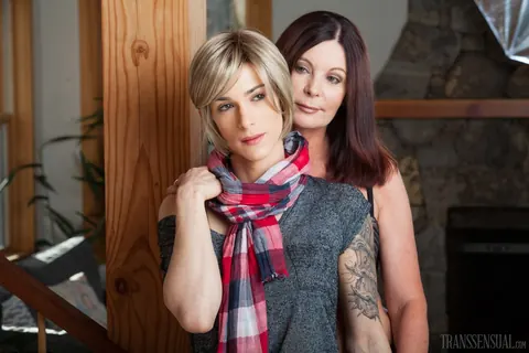Trans Women Undress and Pose Fully Nude – photo 2 of 15