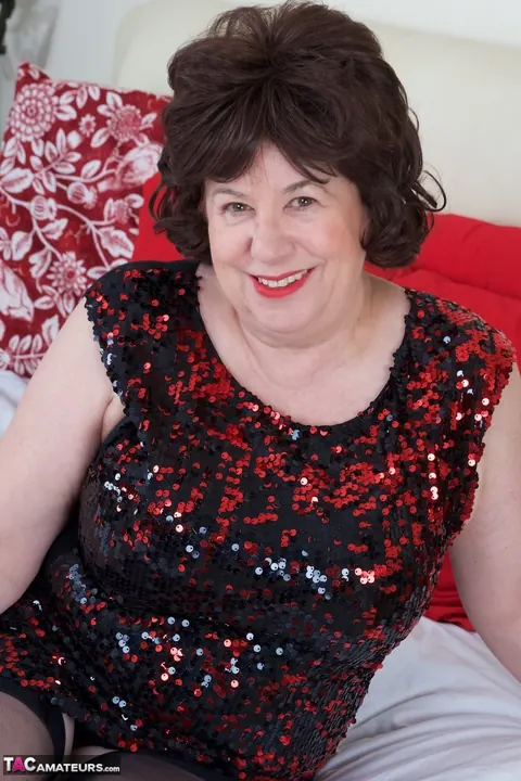 Curvy Mature Brunette Doctor Poses in Lingerie on the Bed – photo 14 of 16